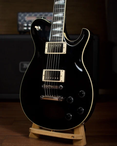 walko-guitars-paulie-black-beauty-boutique-guitar - 4
